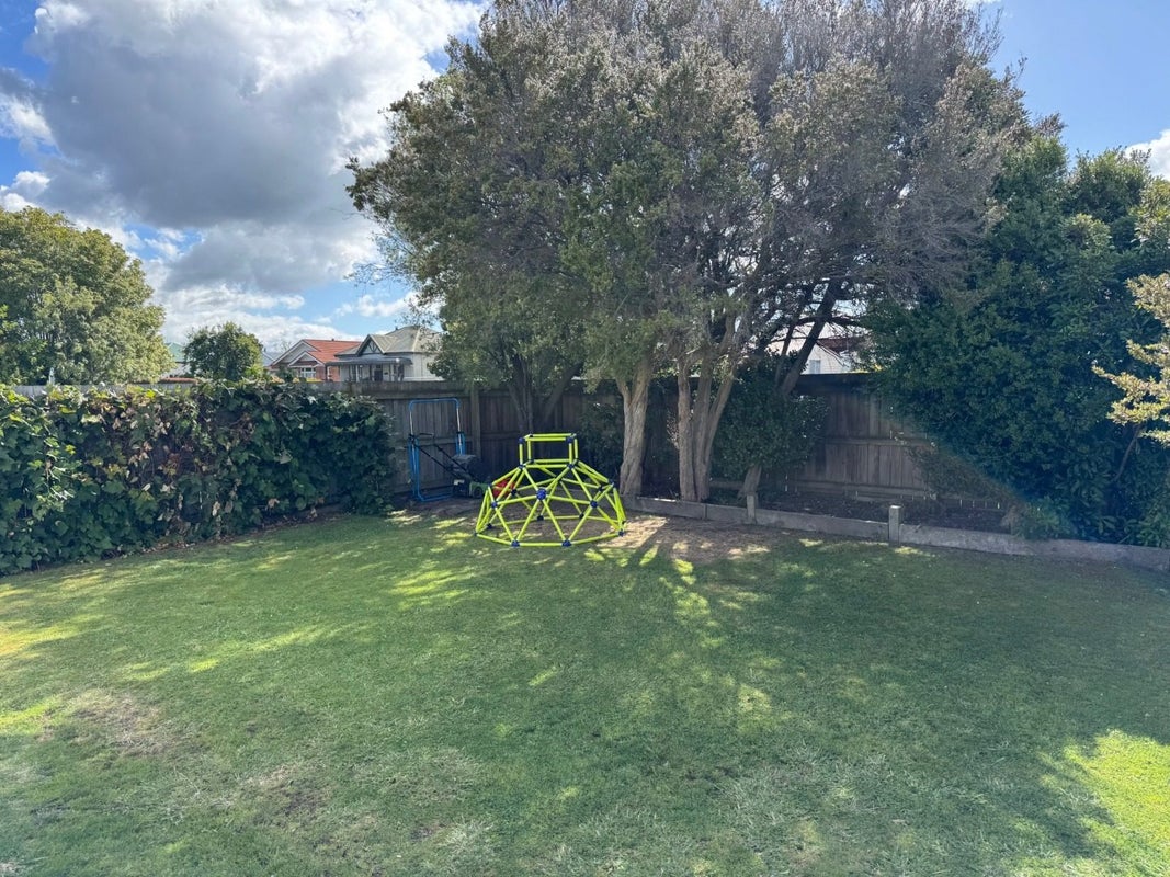 404 Lascelles Street, Saint Leonards, Hastings - Carousel 2