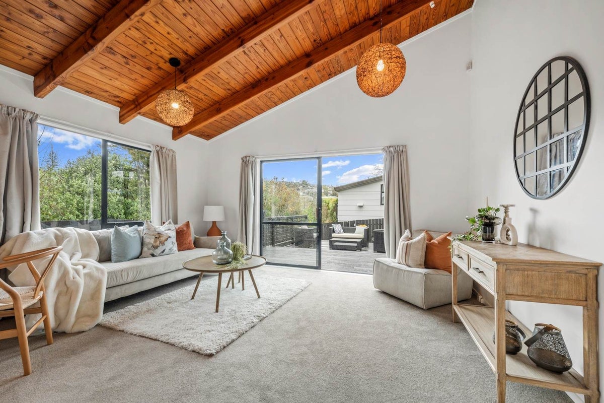 1/123 Athena Drive, Totara Vale, Auckland - Carousel 2