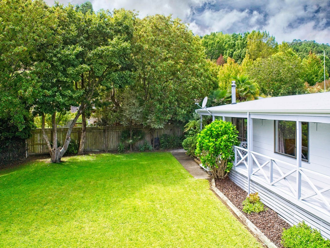10 Dillon Bell Road, Whataupoko, Gisborne - Carousel 1
