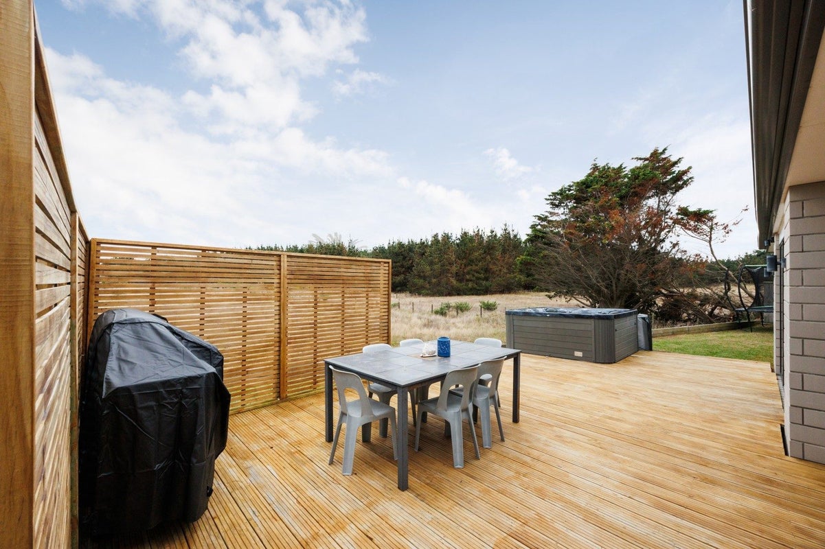 13 Oxnam Place, Foxton Beach, Foxton - Carousel 2