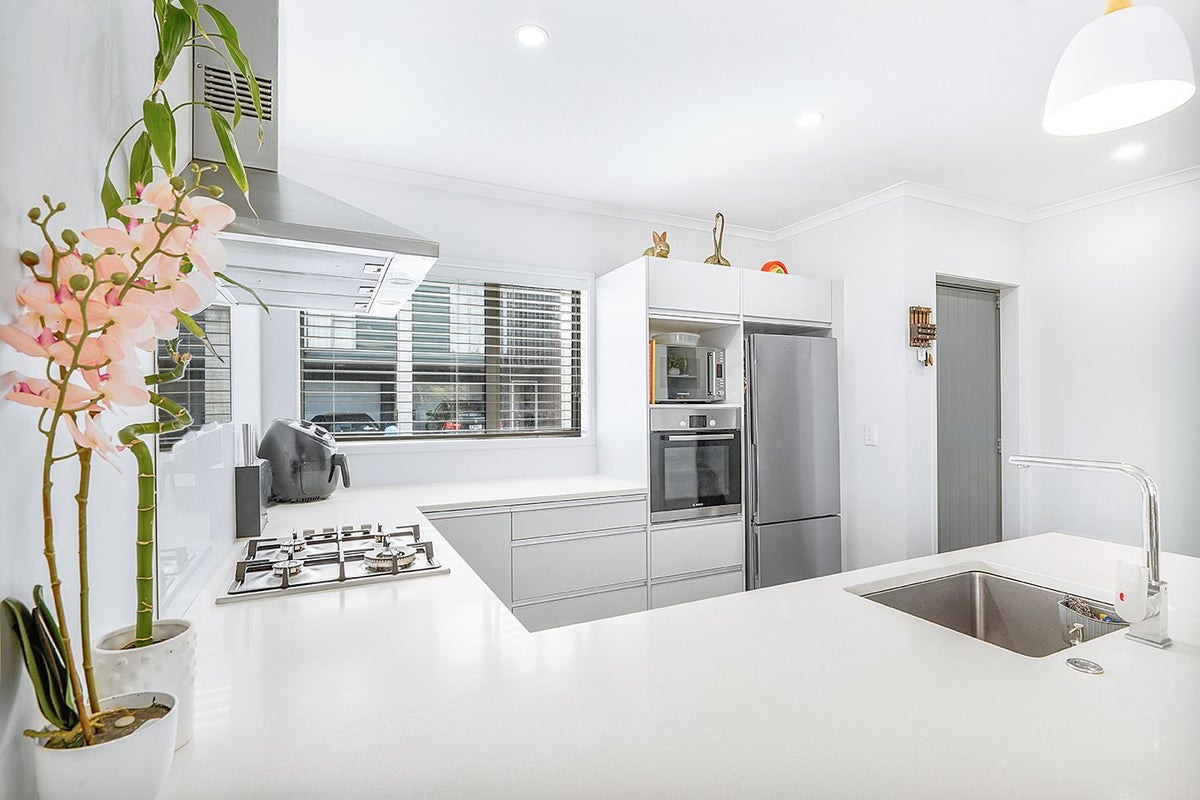 7 Springside Court, Huntington, Hamilton - Carousel 2