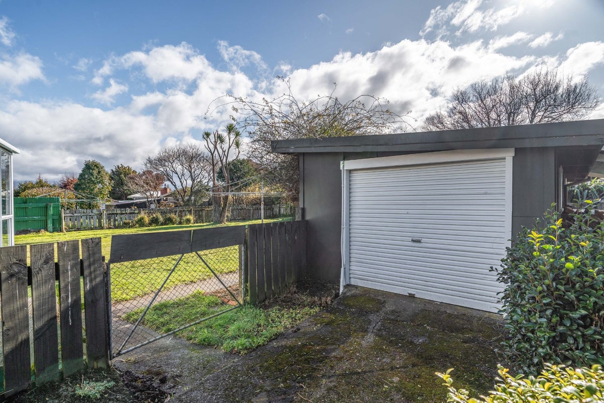 26 Miro Street, Lansdowne, Masterton - Carousel 22