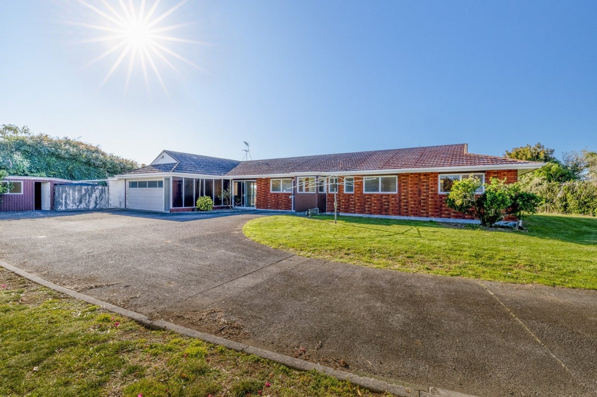 310 Paraite Road, Paraite, New Plymouth - Carousel 1