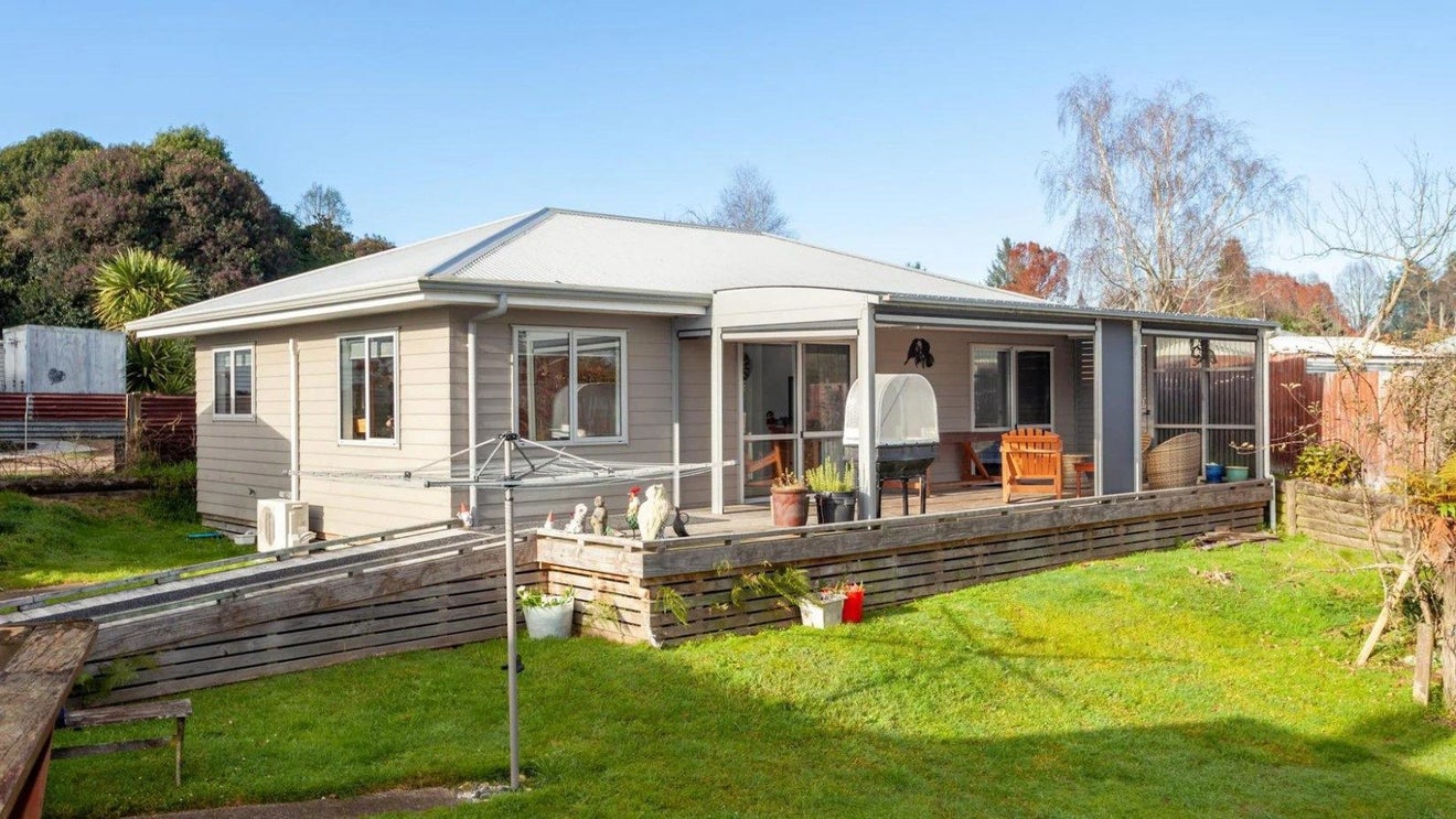 37A Charles Street, Westshore, Napier - Carousel 1