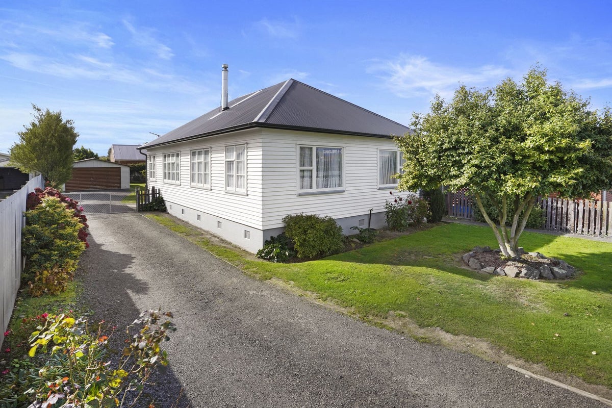 28 Epsom Road, Sockburn, Christchurch - Carousel 15