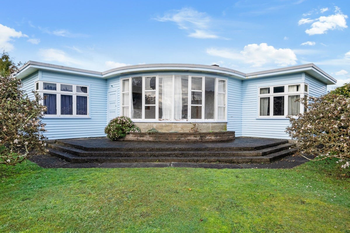 4 Milton Street, Stokes Valley, Lower Hutt - Carousel 1