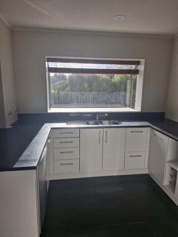 26 Karamea Street, Whalers Gate, New Plymouth - Carousel 2