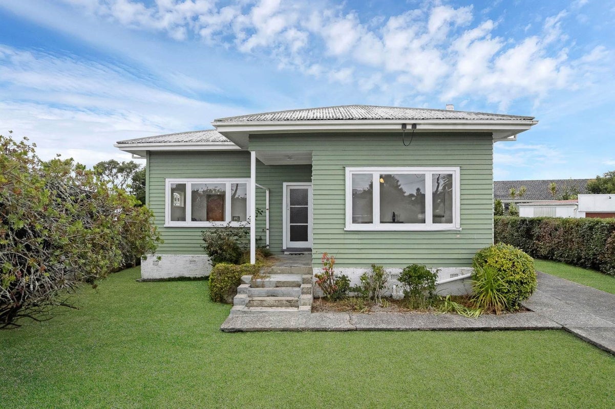 36 Woodglen Road, Glen Eden, Auckland - Carousel 1