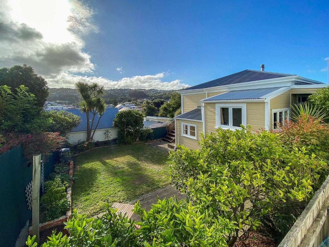 15 Angus Avenue, Berhampore, Wellington - Carousel 1