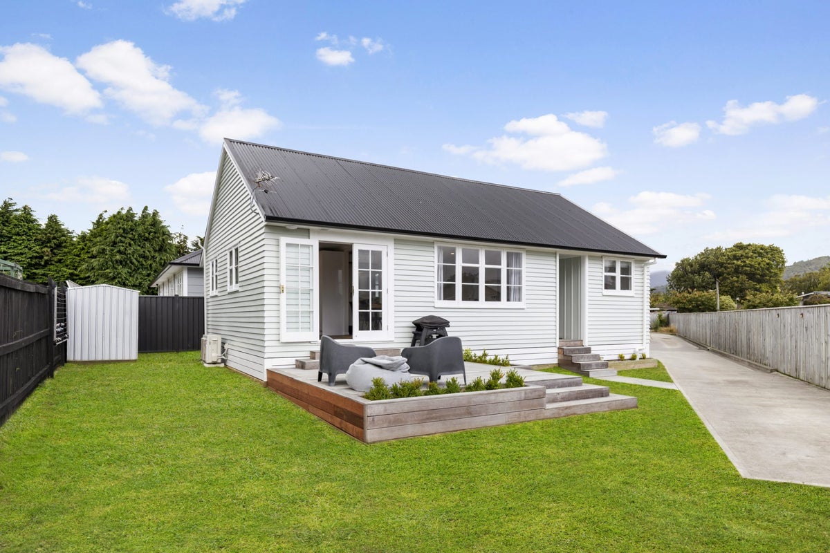 5C Moonshine Road, Trentham, Upper Hutt - Carousel 1
