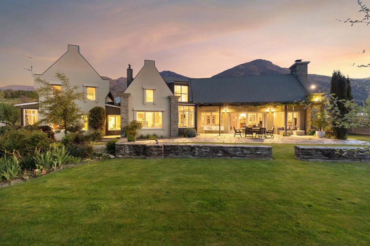 11 Lorne Street, Lake Hayes, Queenstown - Carousel 2