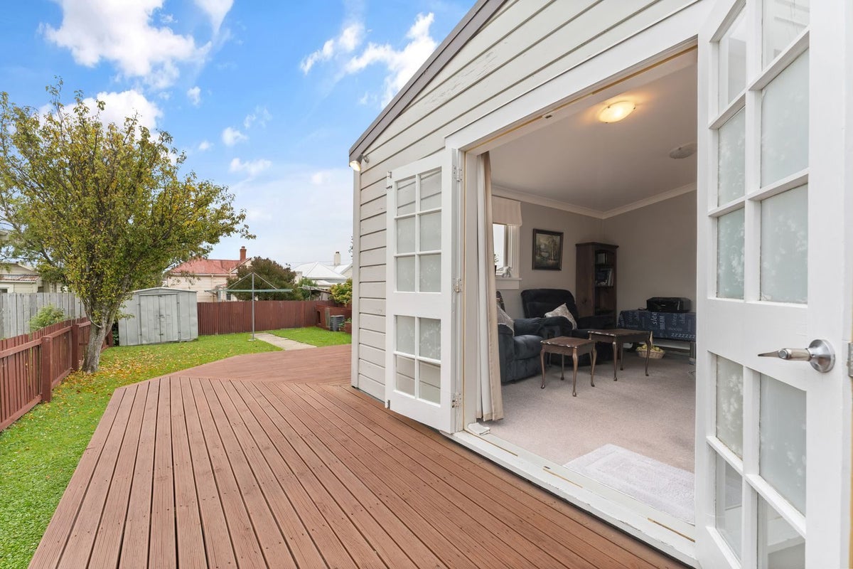 33 David Street, Caversham, Dunedin - Carousel 1