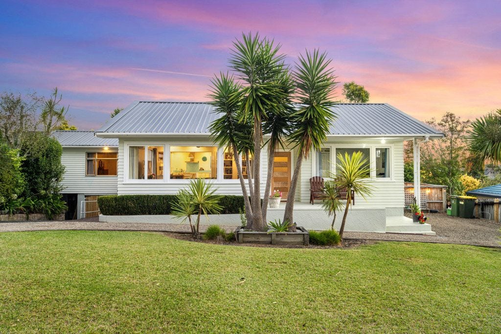 1/18 Baird Street, Howick, Auckland - Carousel 1