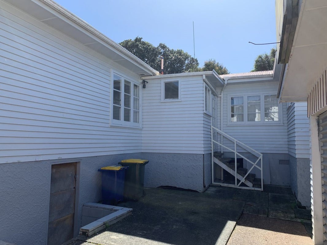 29 Wattle Street, New Lynn, Auckland - Carousel 2