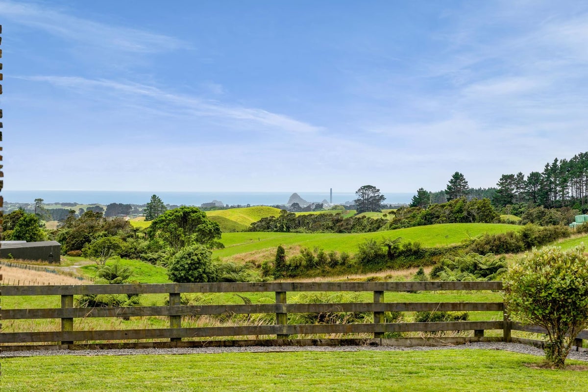 713 Plymouth Road, Koru, New Plymouth - Carousel 2
