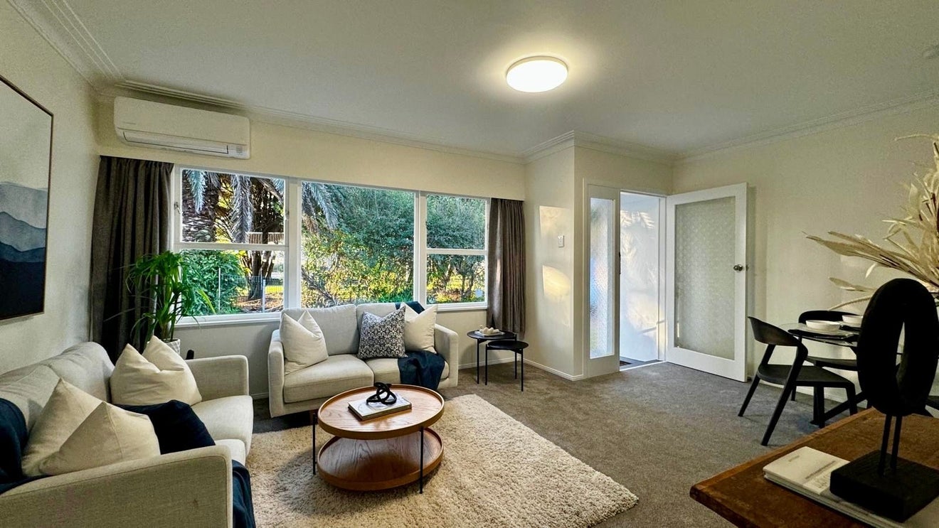 2/35 Wallace Road, Papatoetoe, Auckland - Carousel 1