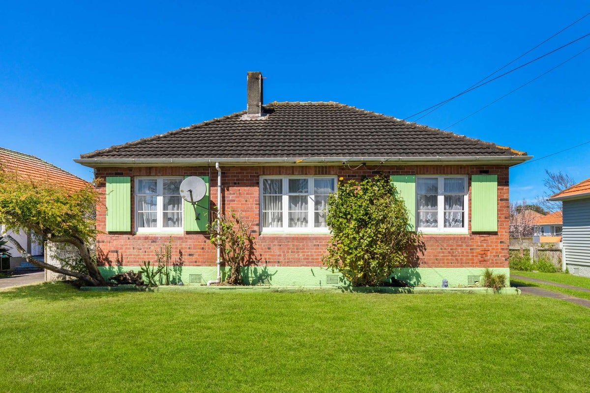 13 Duigan Street, Gonville, Whanganui - Carousel 2