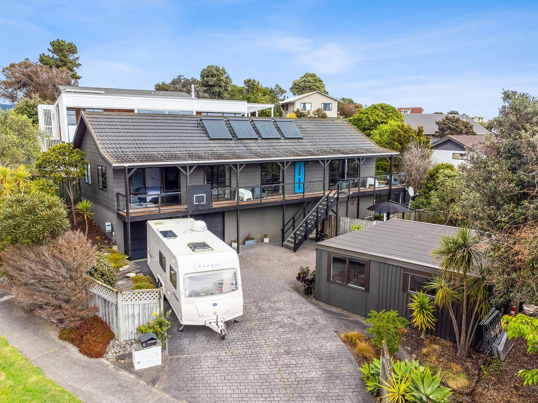 4 Pine Ridge Terrace, Waikanae Beach, Waikanae - Carousel 2