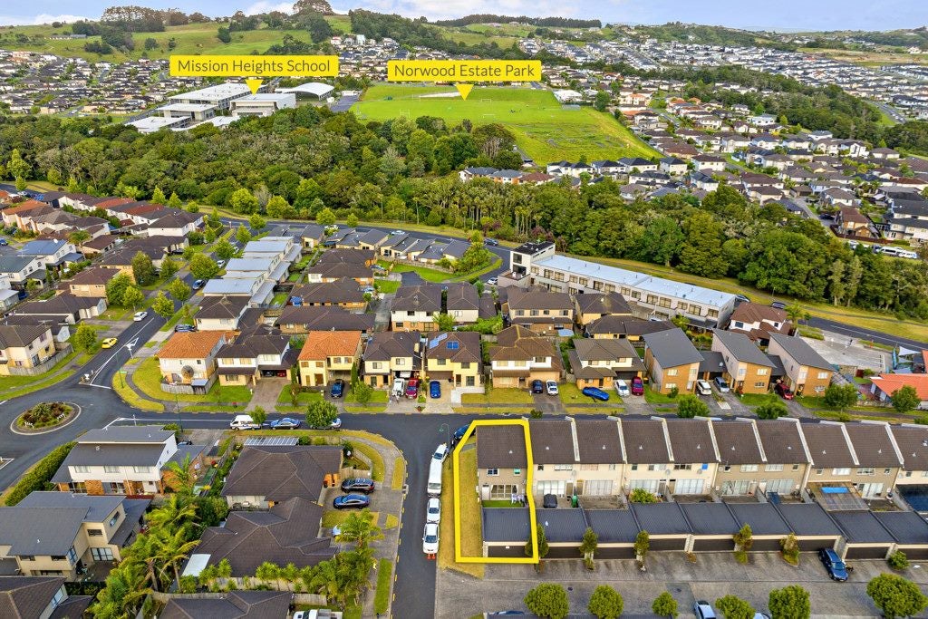 9 Manchester Drive, Flat Bush, Auckland - Carousel 18