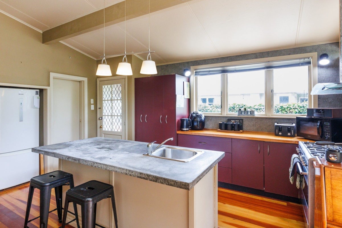 546 Pioneer Highway, Highbury, Palmerston North - Carousel 2