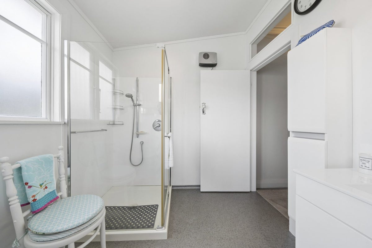 26 Hume Street, Alicetown, Lower Hutt - Carousel 22
