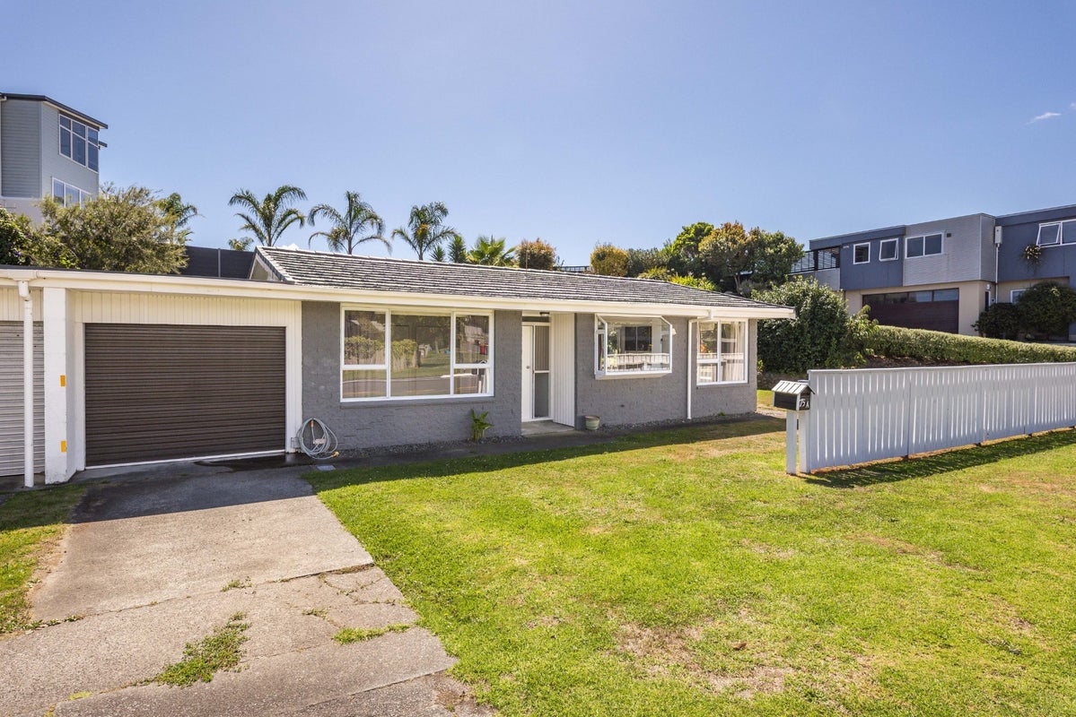 75A Ocean Road, Paraparaumu Beach, Paraparaumu - Carousel 1