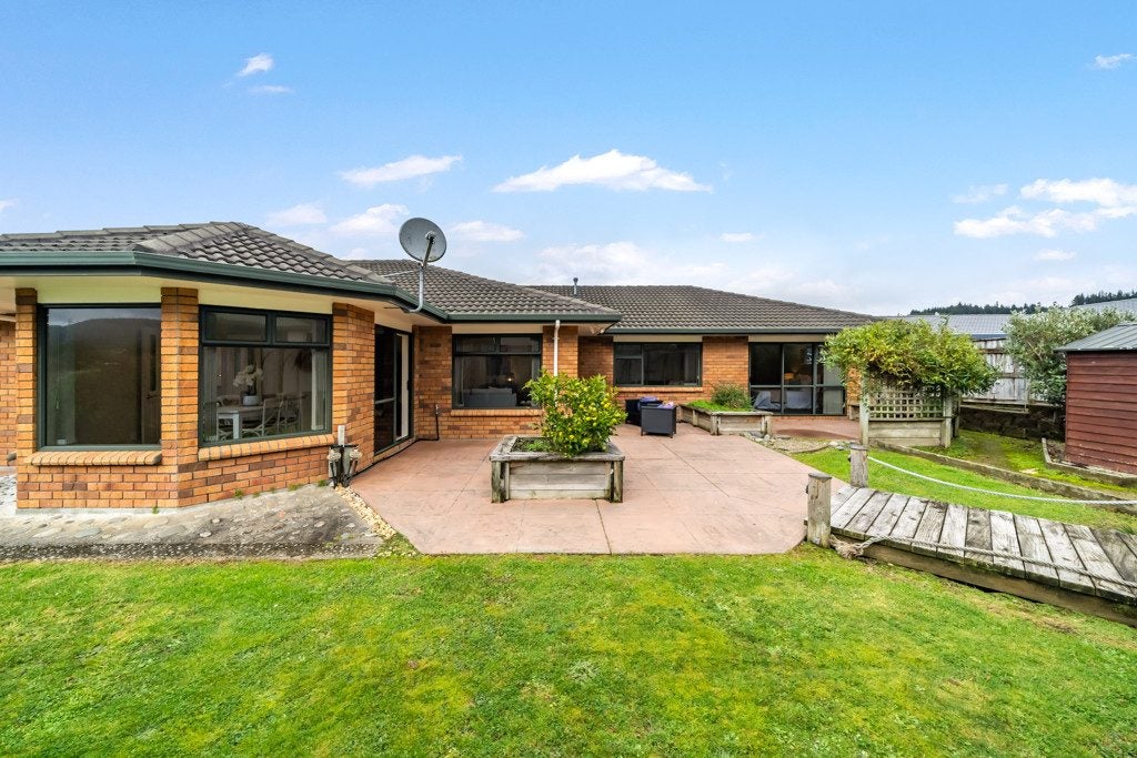 45 Kirton Drive, Riverstone Terraces, Upper Hutt - Carousel 2