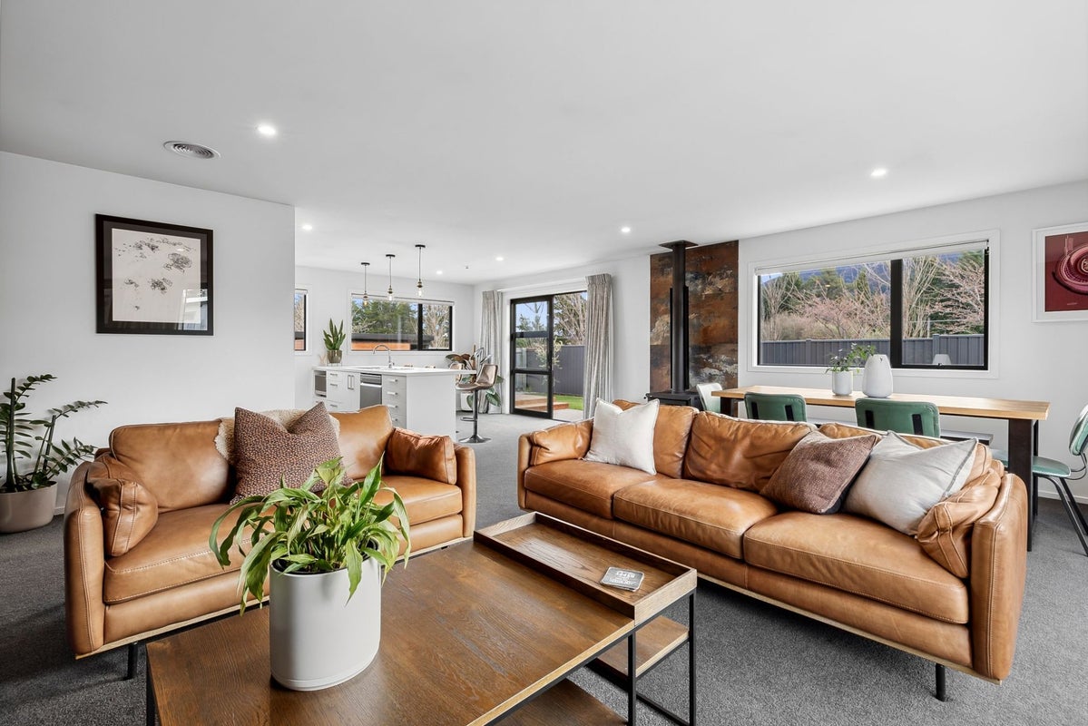 5 Edna Lane, Wanaka - Carousel 2
