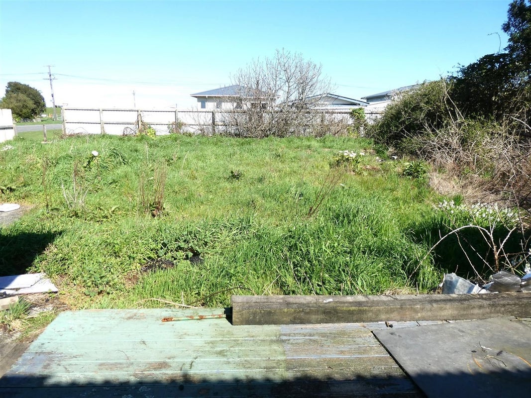 22 Peel Street, Cobden, Greymouth - Carousel 22