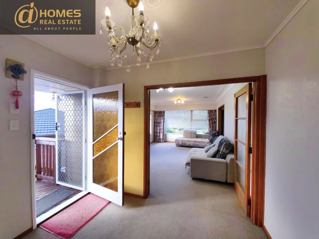 12 Hibiscus Place, Hillsborough, Auckland - Carousel 2
