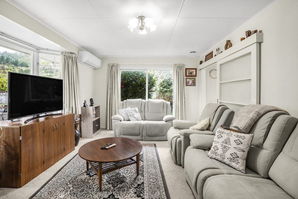43 Parenga Street, Wainuiomata, Lower Hutt - Carousel 2