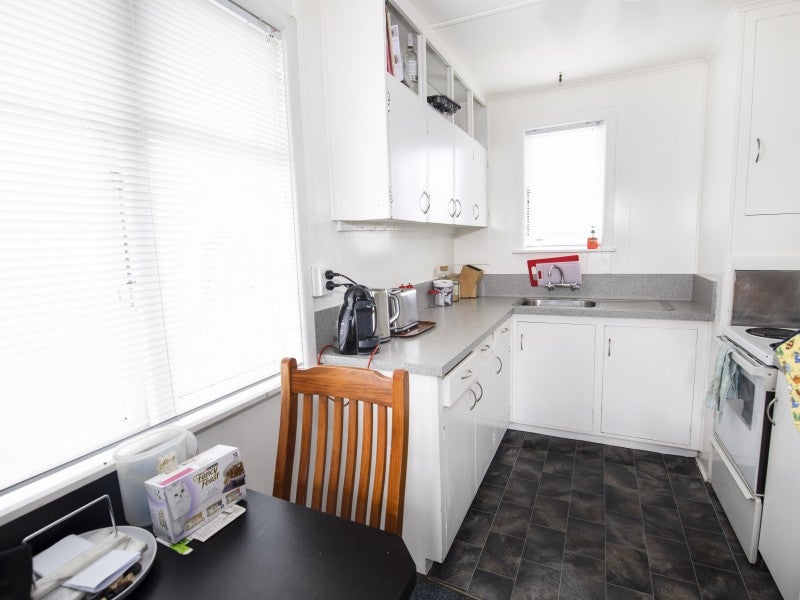 16 Geddis Avenue, Maraenui, Napier - Carousel 2