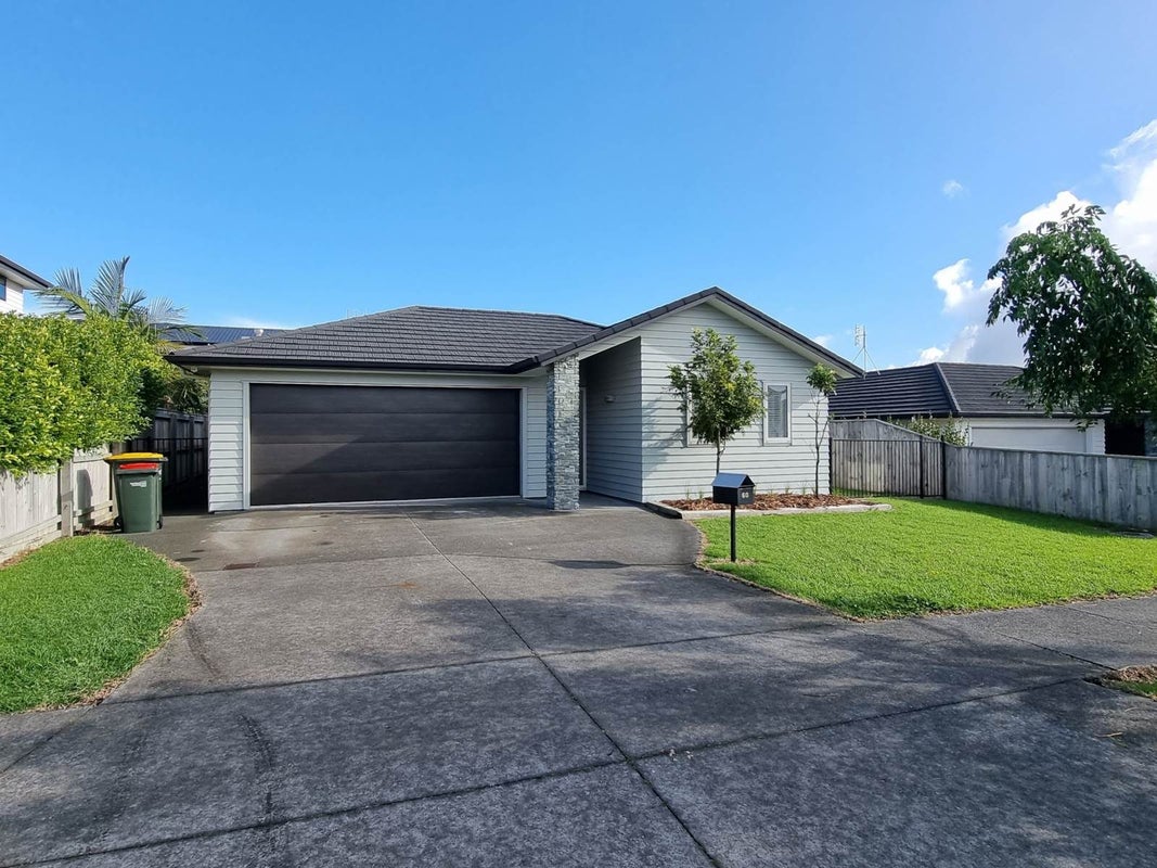 60 Constellation Avenue, Beachlands, Auckland - Carousel 1