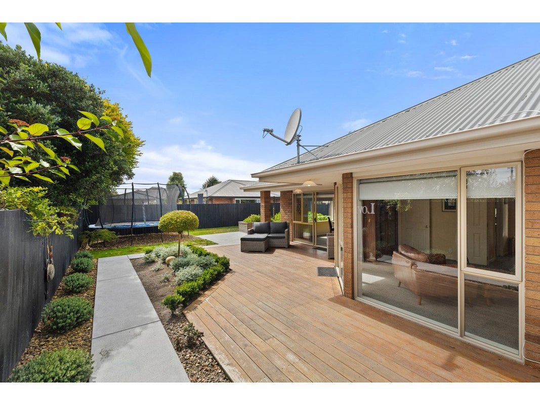 3 Magnolia Lane, St Albans, Christchurch - Carousel 1