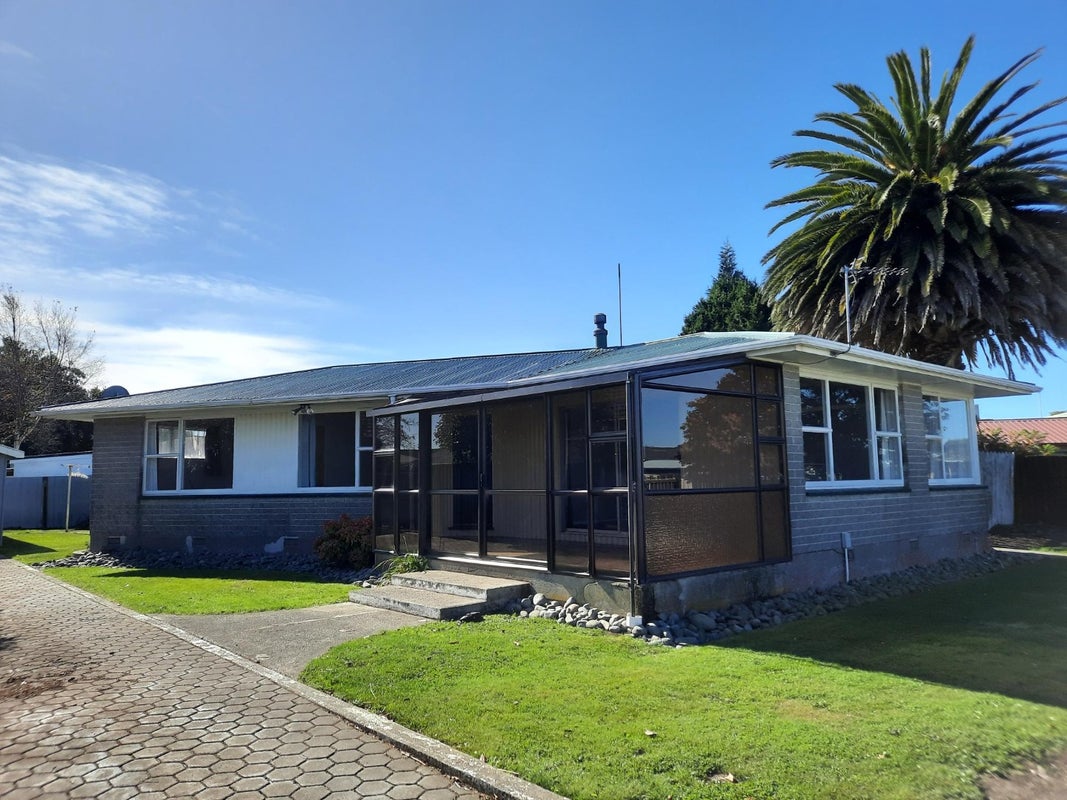 4 Davidson Crescent, Hornby, Christchurch - Carousel 1