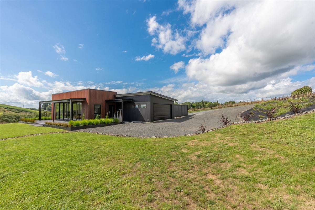 52 Lockerbie Lane, Whatawhata, Hamilton - Carousel 2