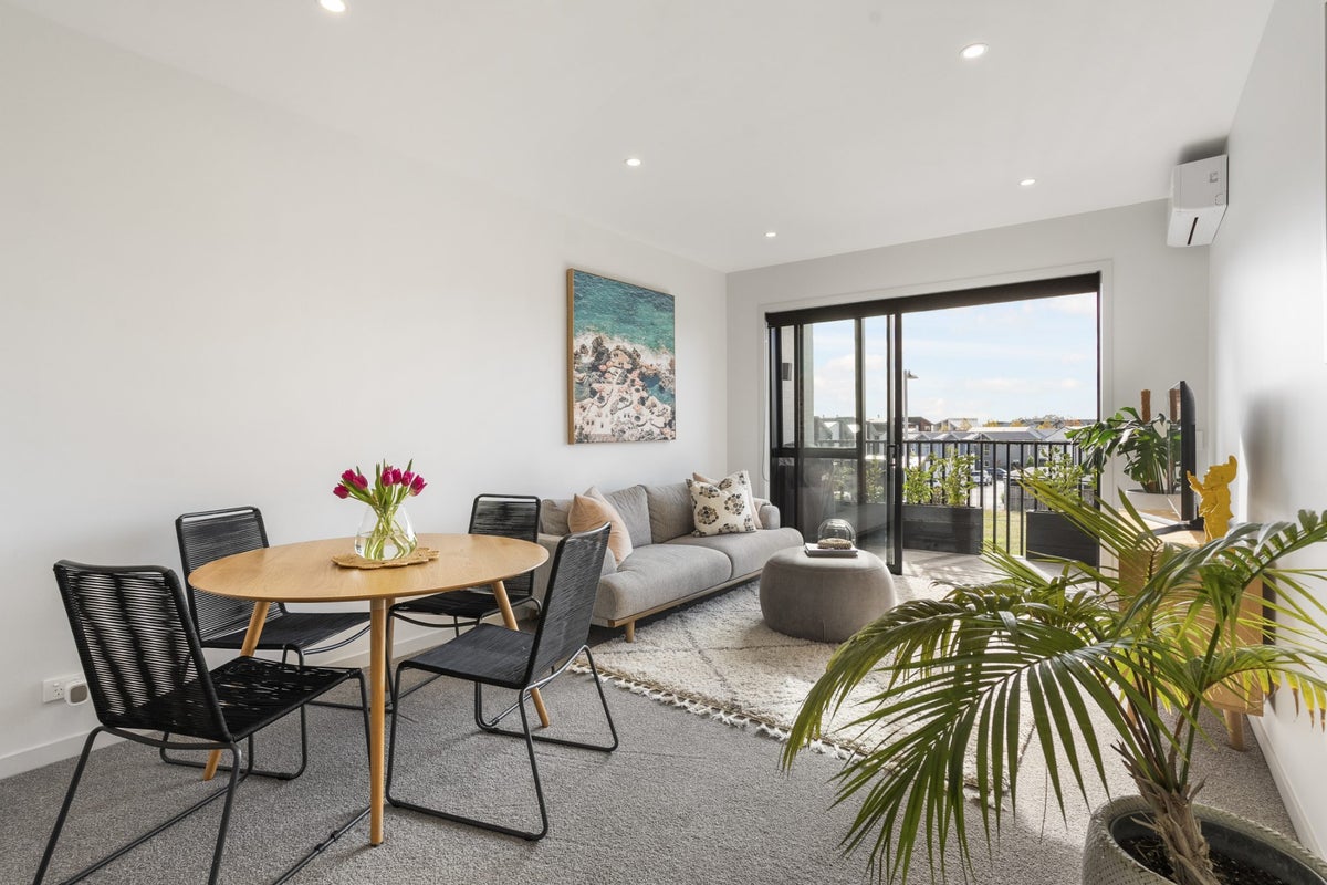 13/1 Genevieve Lane, Hobsonville, Auckland - Carousel 1