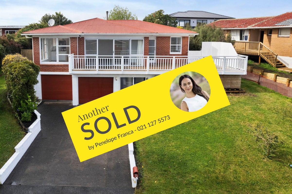 3 Te Anau Place, Pakuranga Heights, Auckland - Carousel 2