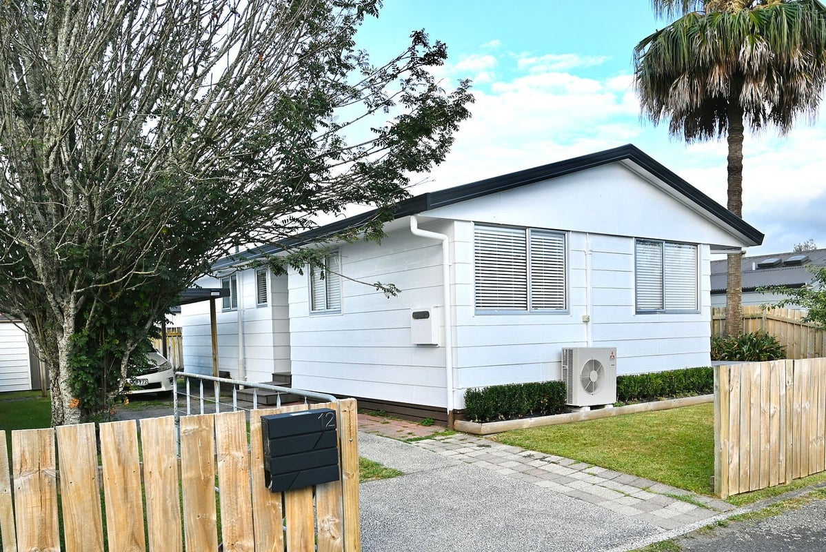 12 Gillett Lane, Enderley, Hamilton - Carousel 2
