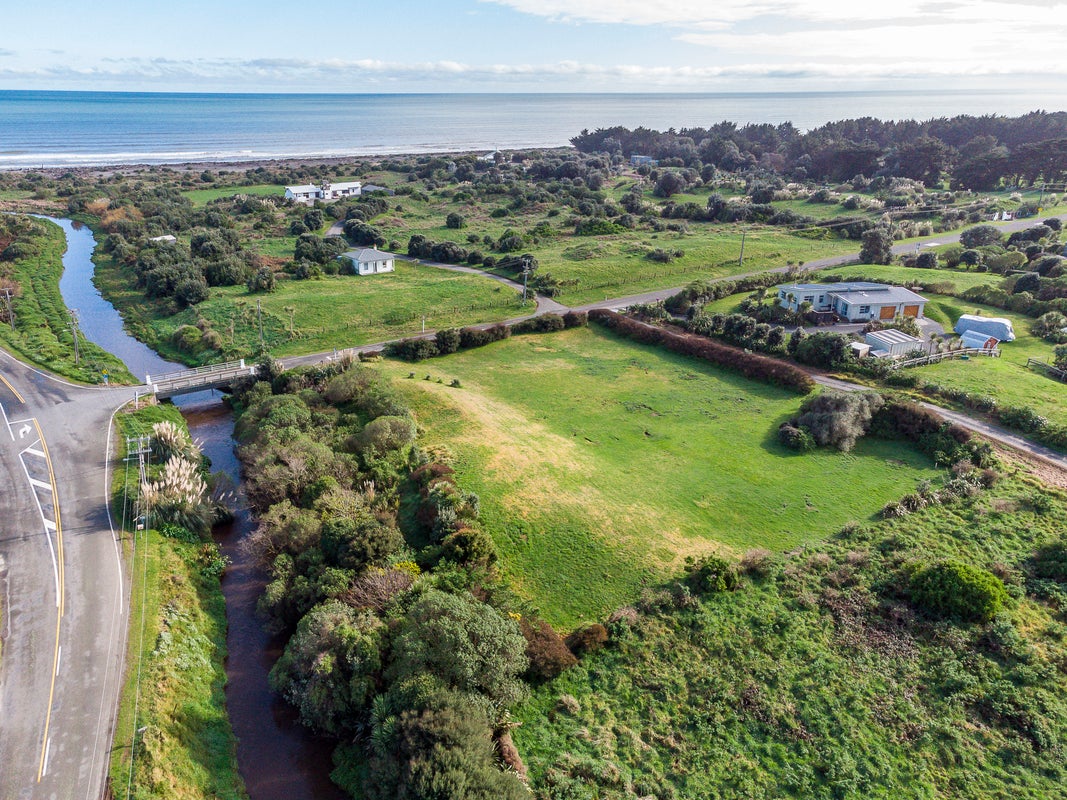2 Sims Road, Te Horo Beach - Carousel 12