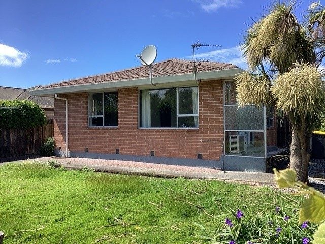 2/6 Blake Street, New Brighton, Christchurch - Carousel 1