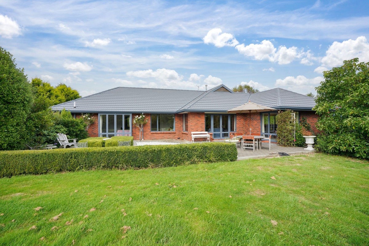 25 Spence Avenue, Otatara - Carousel 1