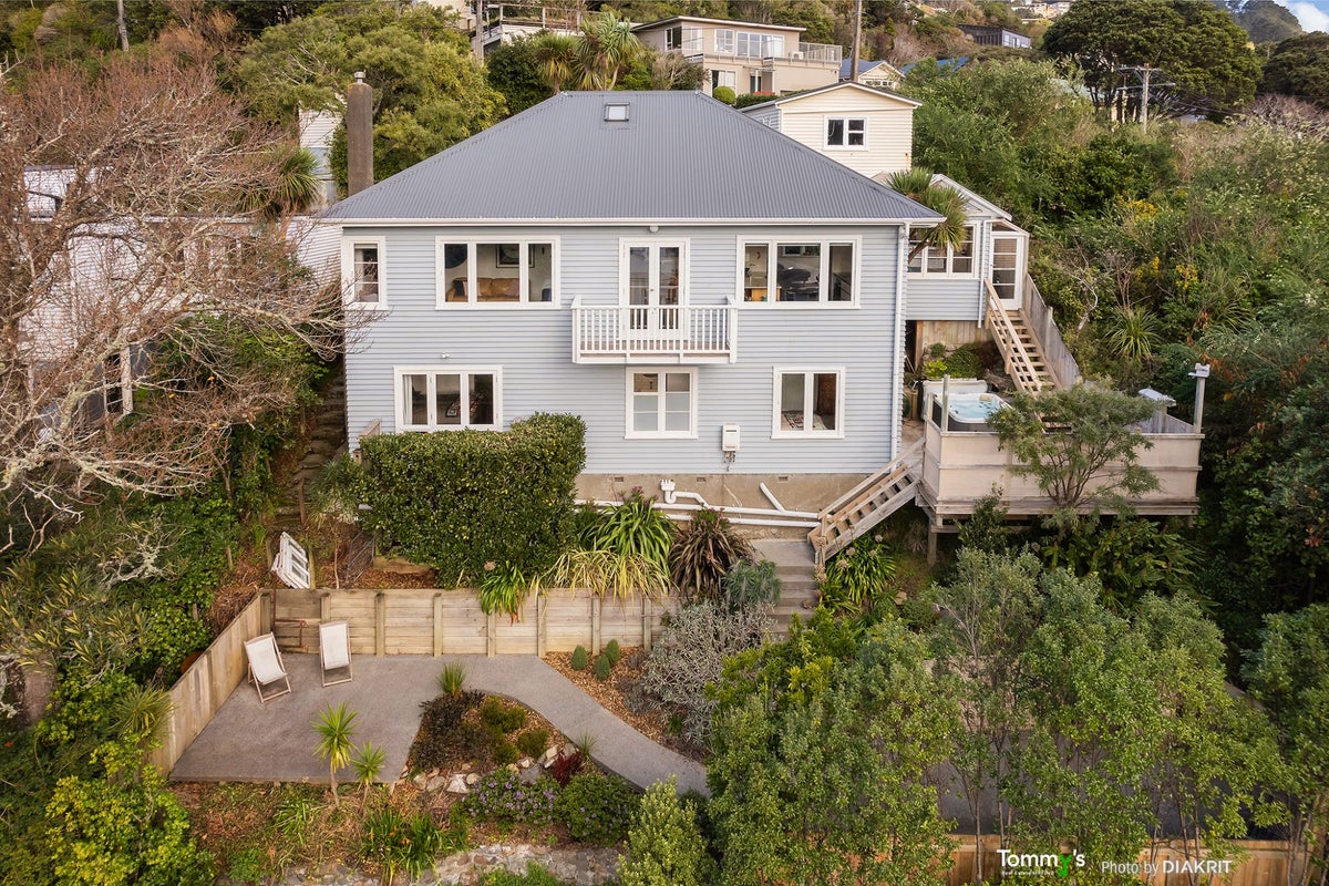 32 Rose Street, Wadestown, Wellington - Carousel 1