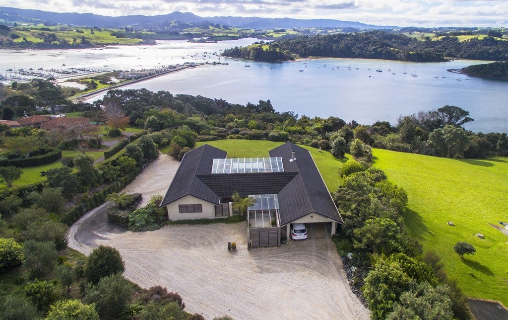16 Kotare Place, Sandspit, Warkworth - Carousel 1