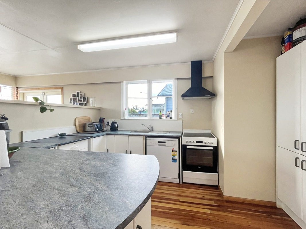 130 Ferguson Street, West End, Palmerston North - Carousel 2