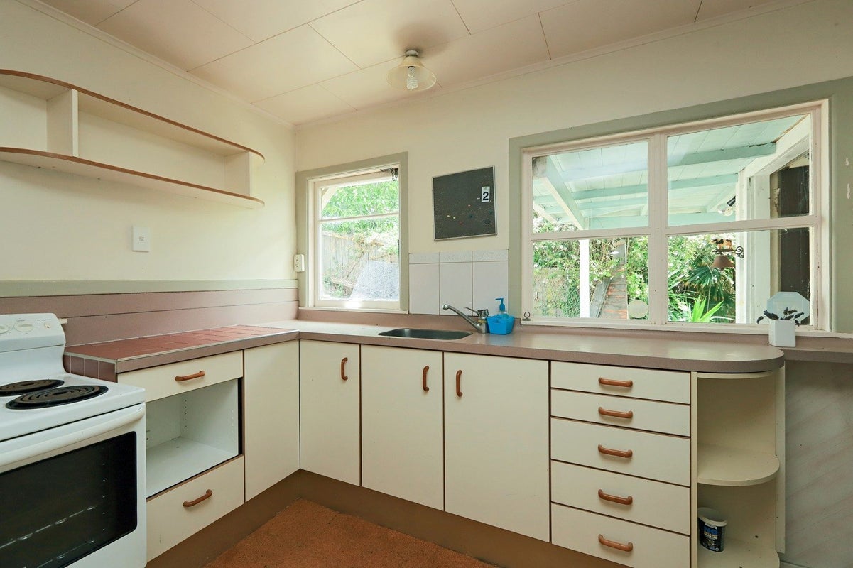 2 Hadfield Terrace, Bluff Hill, Napier - Carousel 15