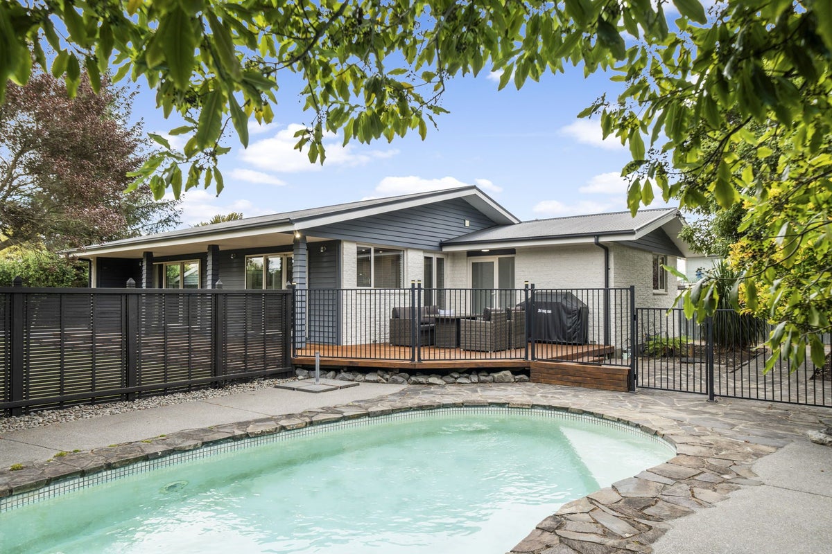 102B Highsted Road, Bishopdale, Christchurch - Carousel 1