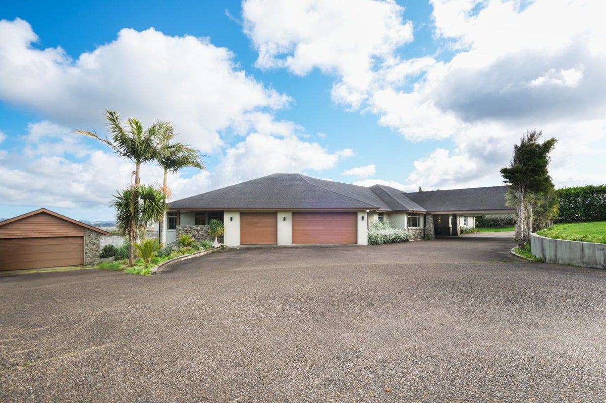 305 Old North Road, Kumeu - Carousel 1