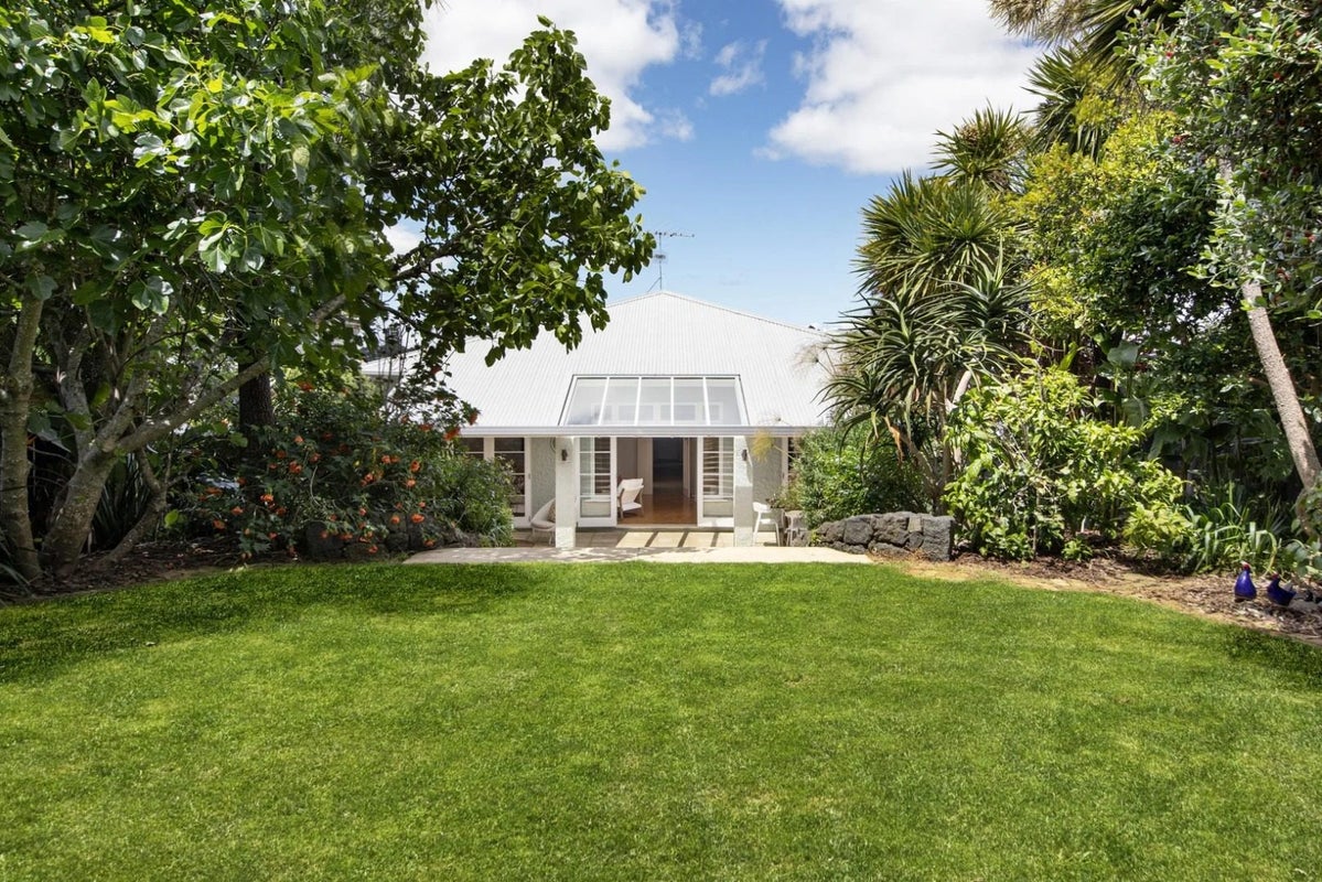 18 Bell Road, Remuera, Auckland - Carousel 2