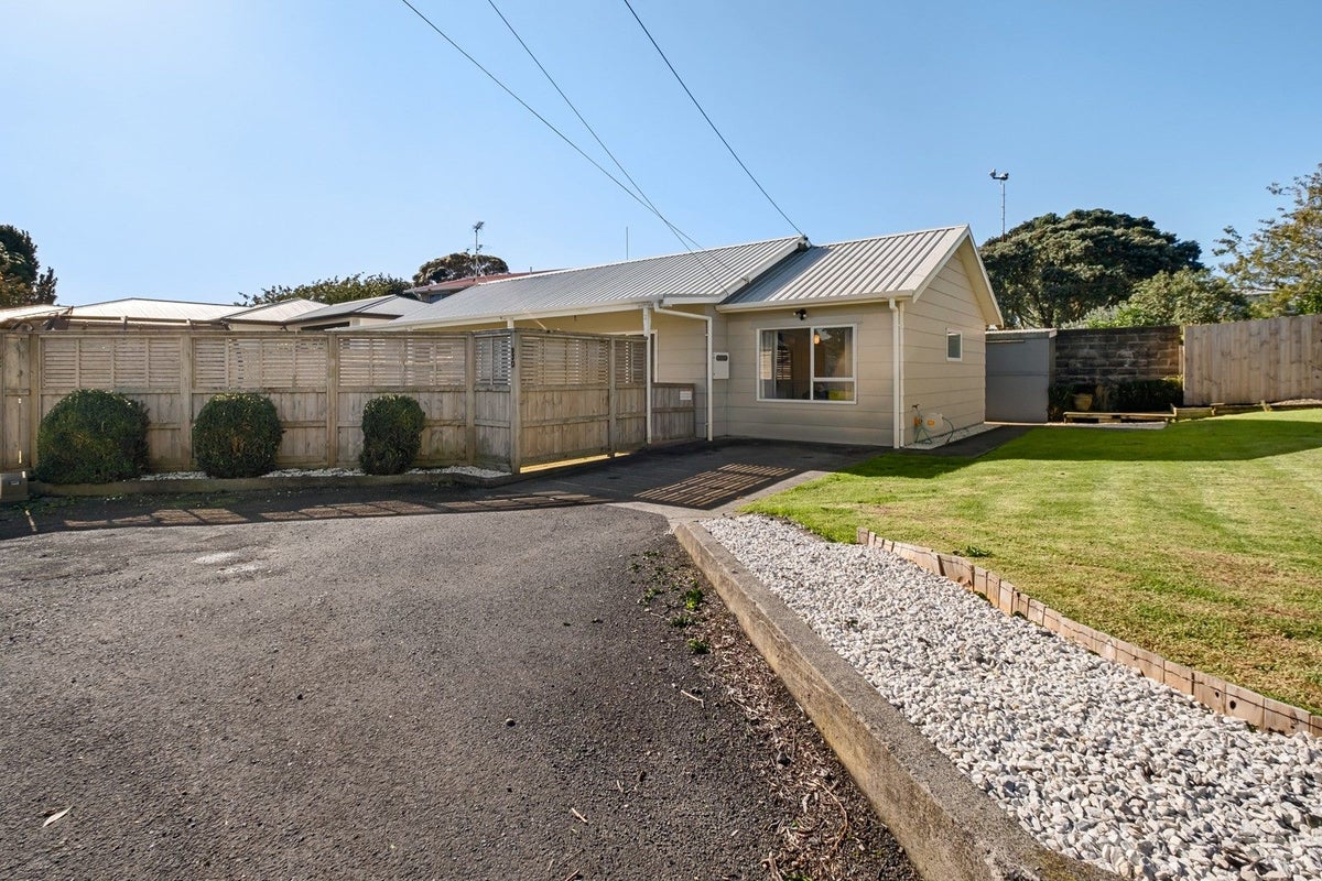 93D Clemow Road, Fitzroy, New Plymouth - Carousel 2